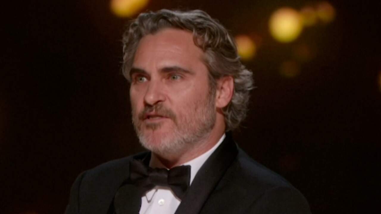 Joker-acteur Phoenix citeert overleden broer bij Oscars