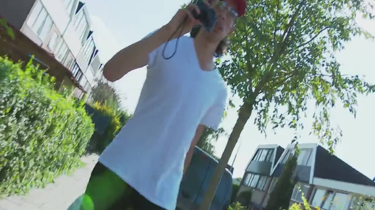 Cameraploeg Hart van Nederland van straat weggejaagd in Zaandam