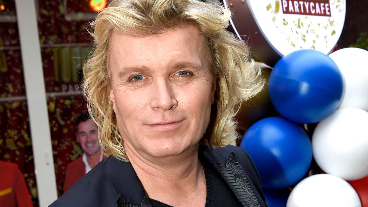 Hans Klok : Hans Klok Hansklokvegas Twitter : Hans klok on wn network delivers the latest videos ...
