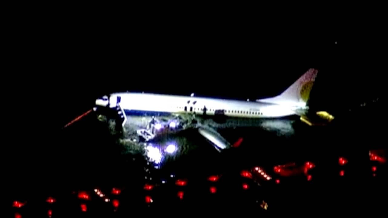 Passagier filmt noodlanding Moskou vanuit brandend toestel