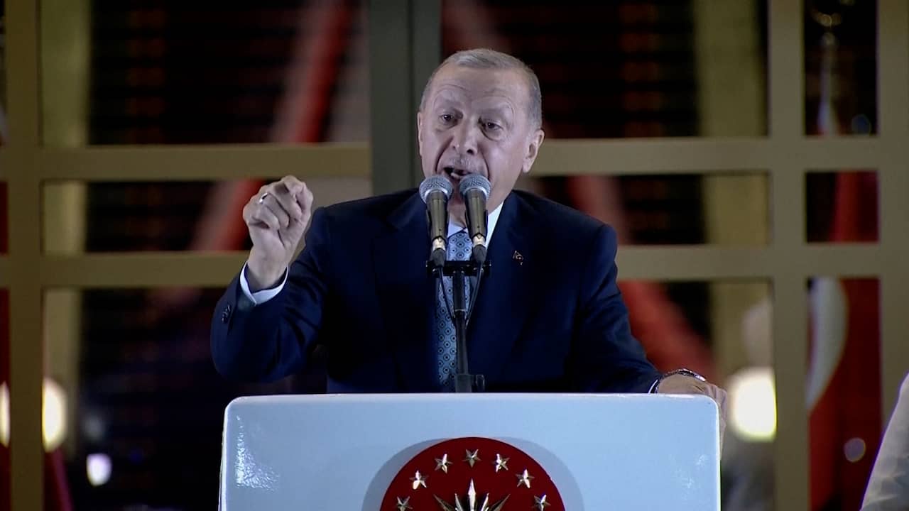 Beeld uit video: President Erdogan roept op tot eenheid in overwinningsspeech
