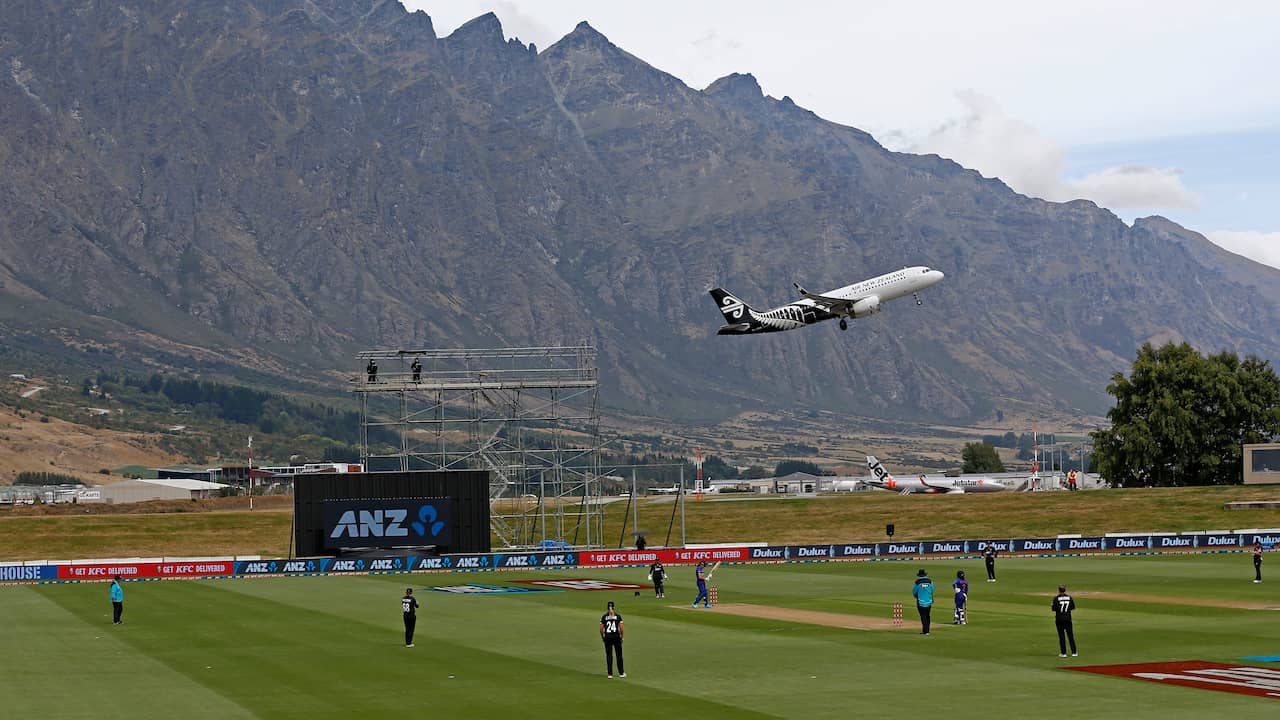 “Air New Zealand Weighs Passengers on International Flights for Safety Reasons”