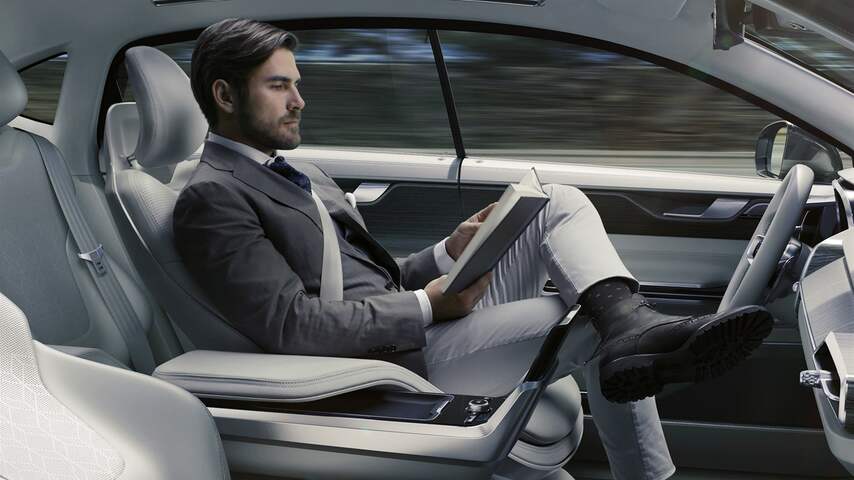 Concept van zelfrijdende auto van Volvo