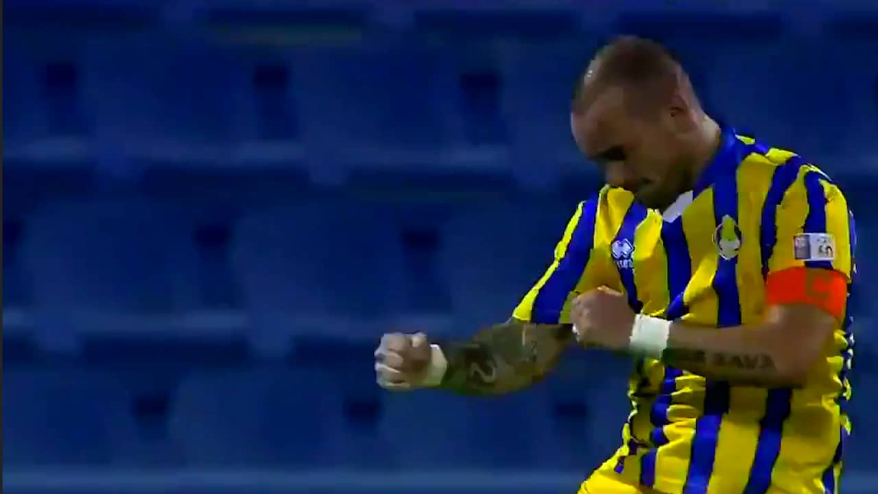 Beeld uit video: Sneijder scoort met fraai stiftje in Qatar