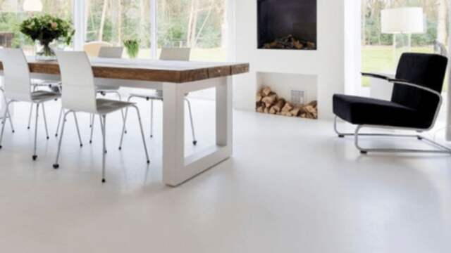 Zet viltjes onder je stoelen en tafel, adviseert specialist Barend van Kooten.