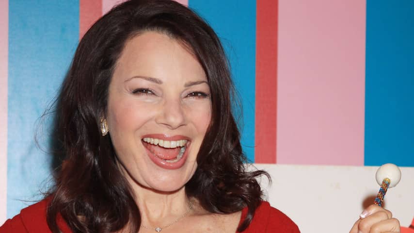 Cast Van Sitcom The Nanny Weer Bij Elkaar Om Samen Oud Script Te Lezen Films And Series Nunl 