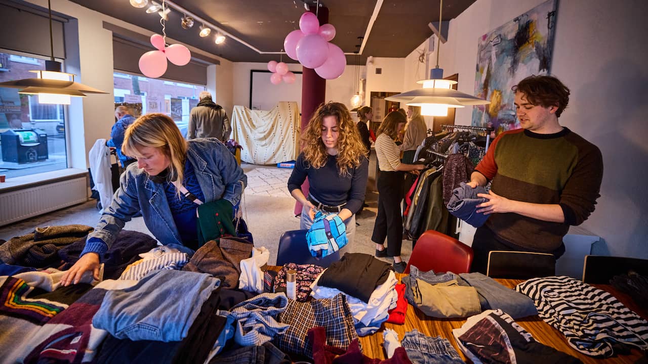 Kledingkast Opgeruimd Geef Je Oude Kleding Een Tweede Leven Gemeente