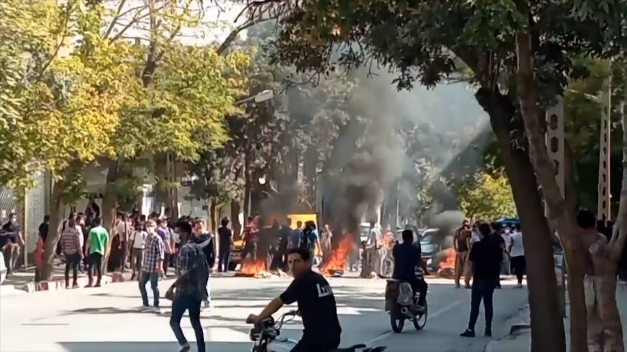 Beeld uit video: Opnieuw protesten in Iran na gemelde dodentallen