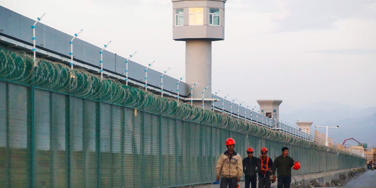 'Nieuw lek onthult hoe China massaal Oeigoeren hersenspoelt in kampen'