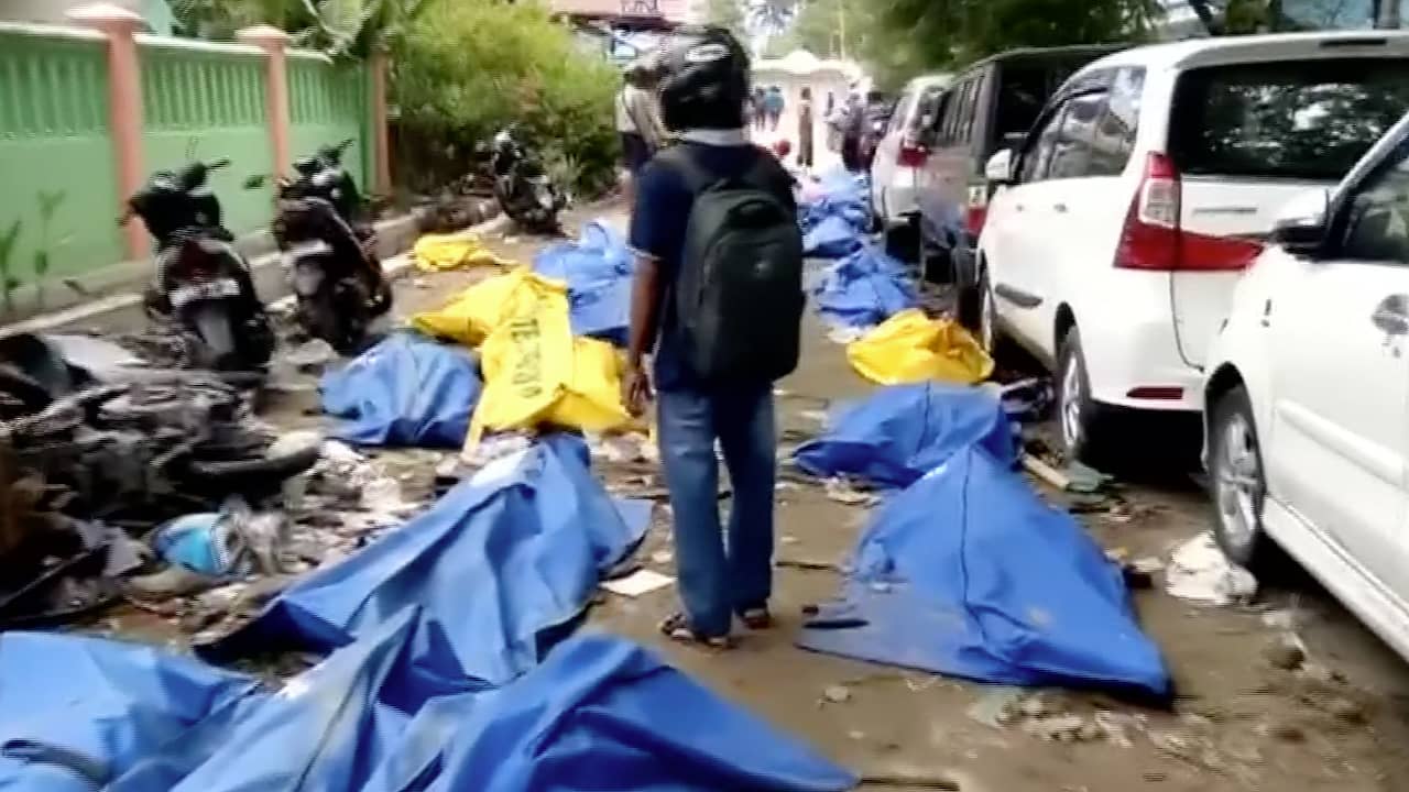 Enorme ravage na tsunami op Sulawesi