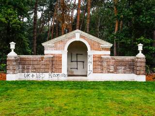 Militaire begraafplaats in Mierlo beklad: 'Hier zijn geen woorden voor'