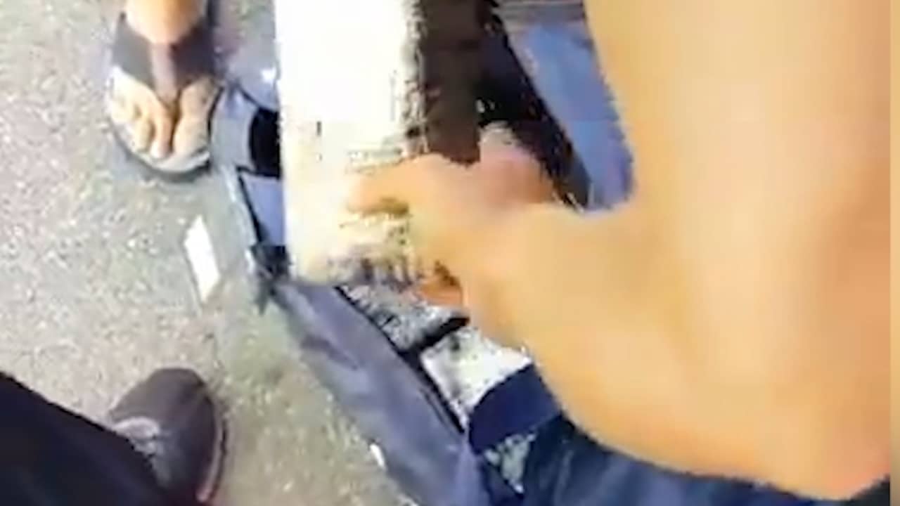 Beeld uit video: Mariniers vinden sporttassen vol drugs op kazerne in Doorn