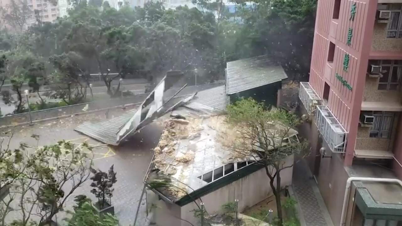 Beeld uit video: Tyfoon Mangkhut geeft Hongkong volle laag