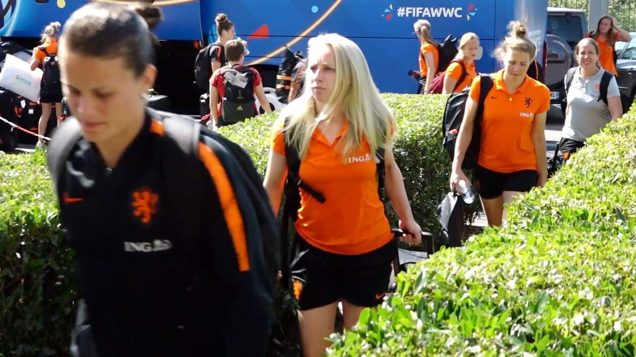 Oranje-update: 'Oranjevrouwen slapen nu in het beste hotel'