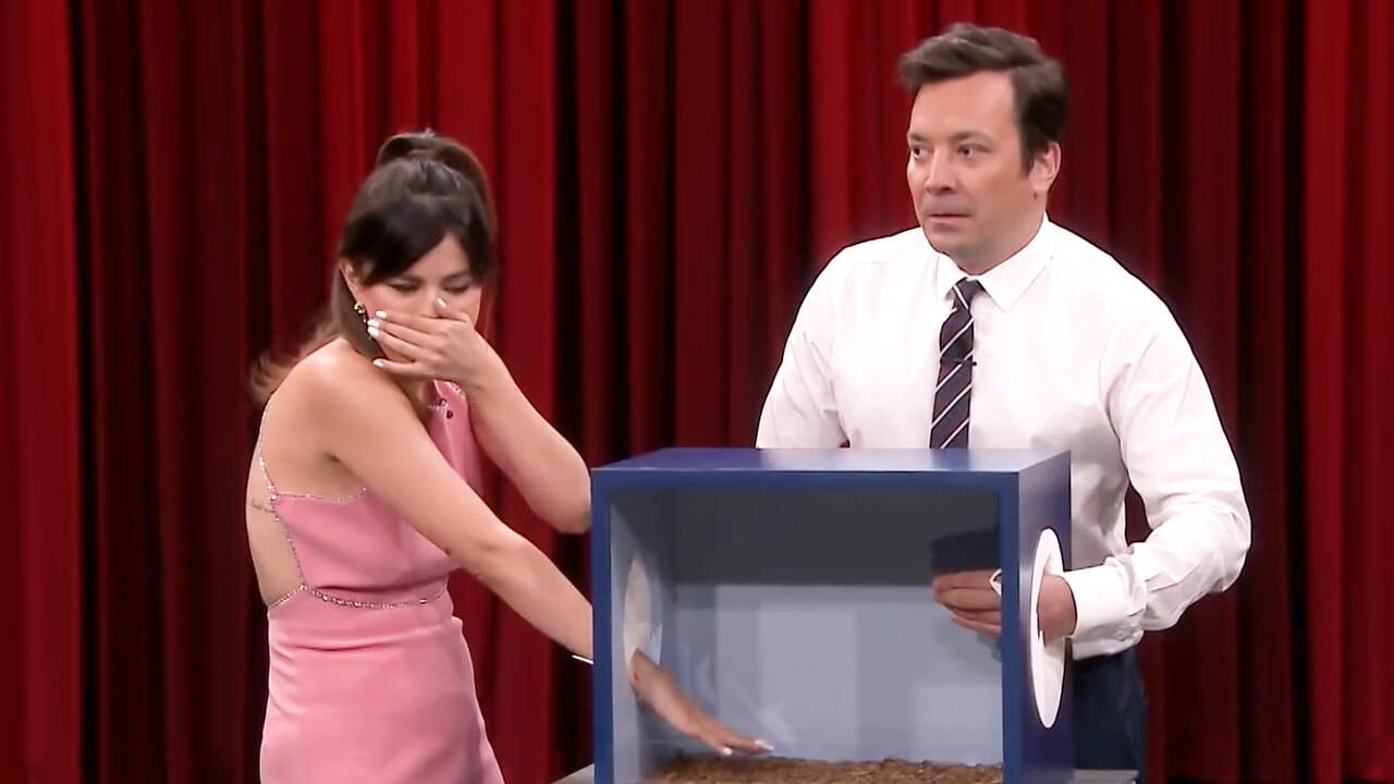 Selena Gomez raakt meelwormen aan bij spel tijdens talkshow