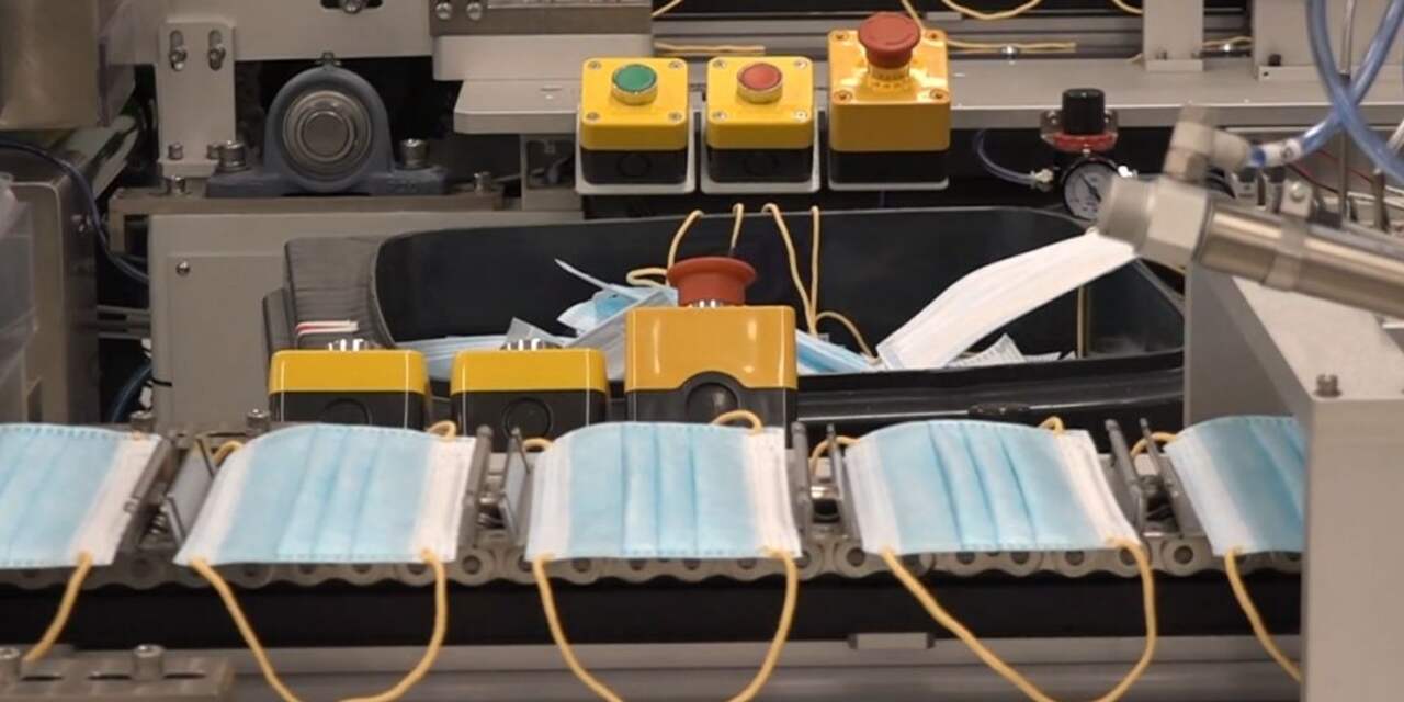 Haarlemse mondkapjesfabriek schroeft productie op vanwege draagplicht