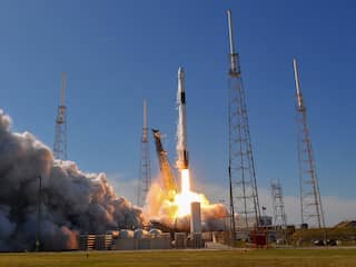 SpaceX stuurt eind dit jaar eerste volledige toeristenvlucht de ruimte in
