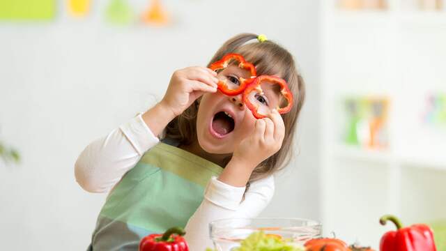 Uitgelezene Koken met kinderen: 'Maak je niet druk als de keuken ontploft DQ-07