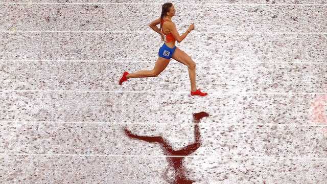 Femke Bol had geen last van haar concurrentie in de halve finales.