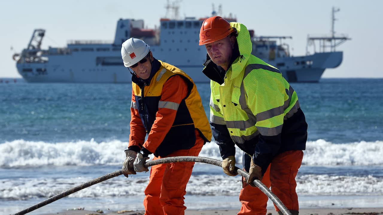 Menyabotase kabel internet di Laut Utara: Seberapa rentankah kita?  |  Teknik