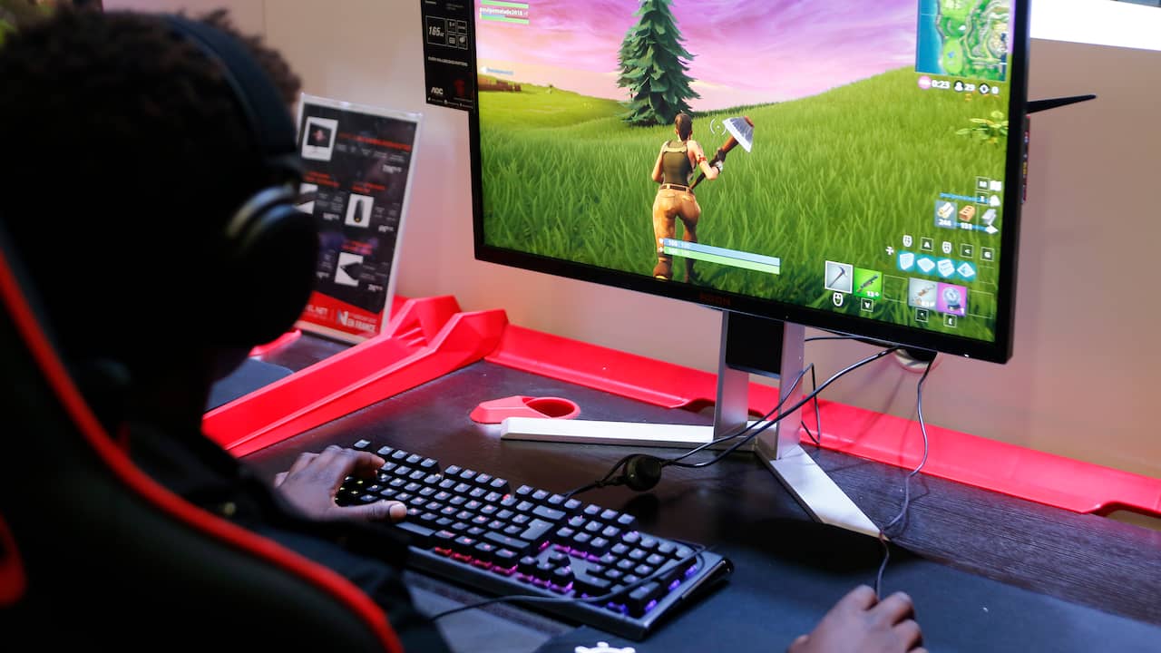 during the world cup online open tournament epic games temporarily denied more than 1 200 players access to fortnite including about two hundred players - fortnite world cup qualifiers prize money distribution
