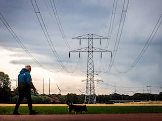Staat investeert in netbeheerder Stedin om volle stroomnetwerken te ontlasten