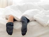 Is slapen met sokken aan ongezond?