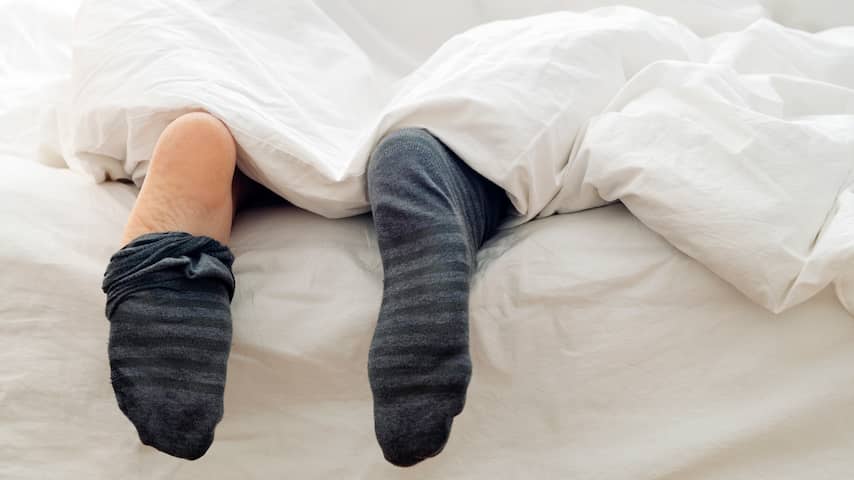 zitten ochtendgloren samenzwering Is slapen met sokken aan ongezond? | Gezondheid | NU.nl