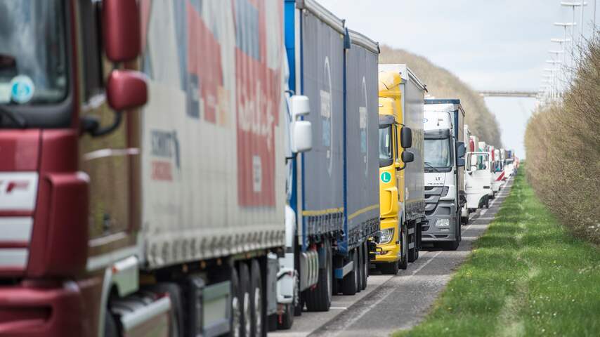 Verzekeraar TVM sluit zich aan bij claim tegen vrachtwagenbouwers