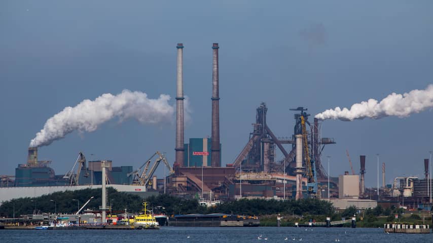 'Rijkswaterstaat liet Tata Steel meer gif in water lozen dan toegestaan'