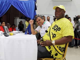 'Surinaamse parlementsvoorzitter Brunswijk met coronabesmetting op ic'