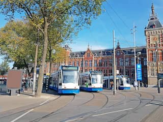 Gemeente Amsterdam en GVB plaatsen gedenktekens voor gedeporteerde Joden