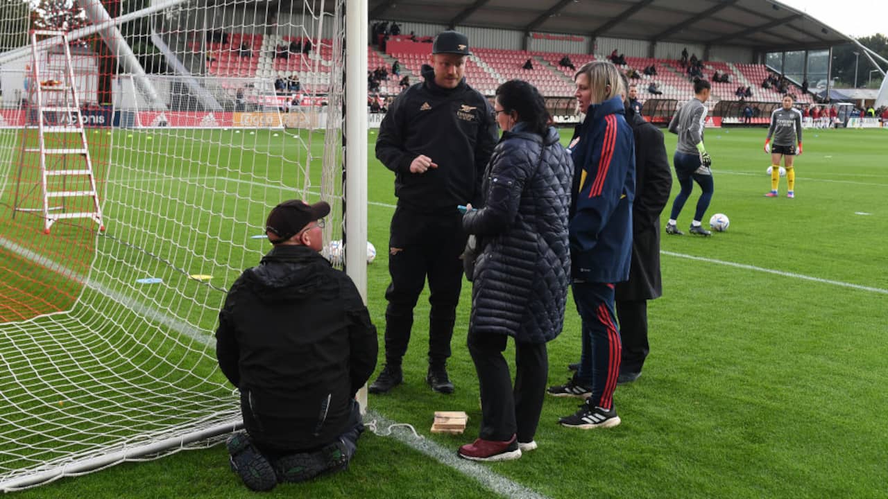 Ajax Vrouwen krijgt boete van UEFA voor te kleine doelen bij CL-duel met Arsenal Voetbal NU.nl afbeelding