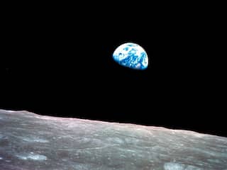 Astronaut die wereldberoemde foto van aarde maakte overleden bij vliegtuigcrash