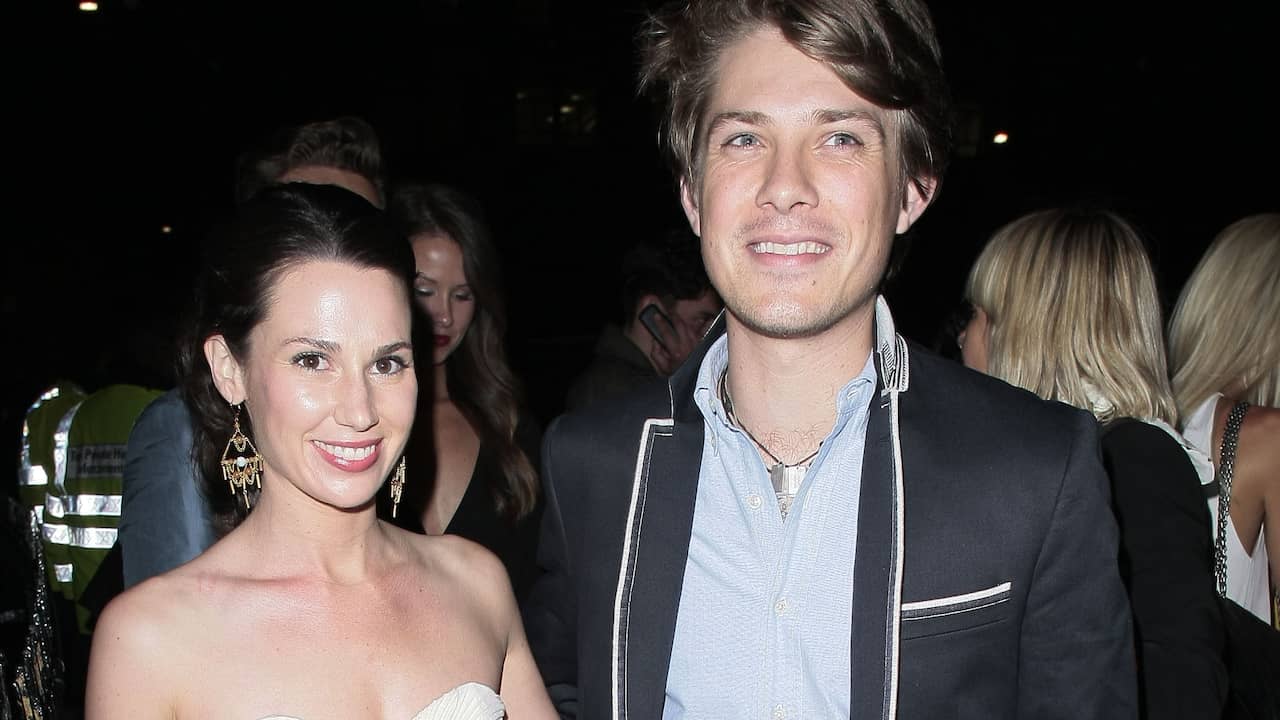 Taylor Hanson and wife are expecting seventh child |  NOW