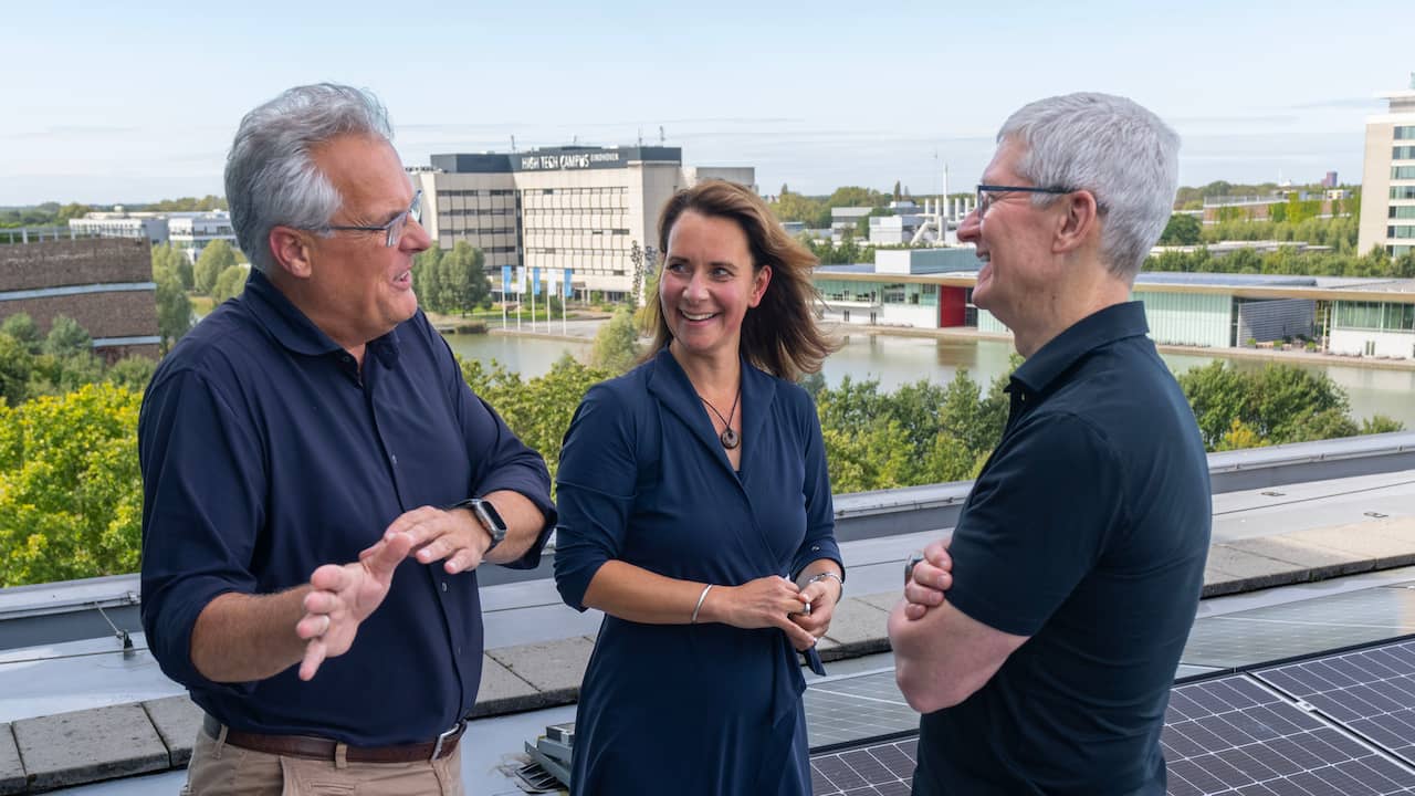 Apple Director Tim Cook’s Secret Visit to NXP: The Future of NFC Chips, Europe’s Importance, and Climate Goals