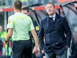Van den Brom weggestuurd wegens 'schijterd' tegen arbiter Van Boekel