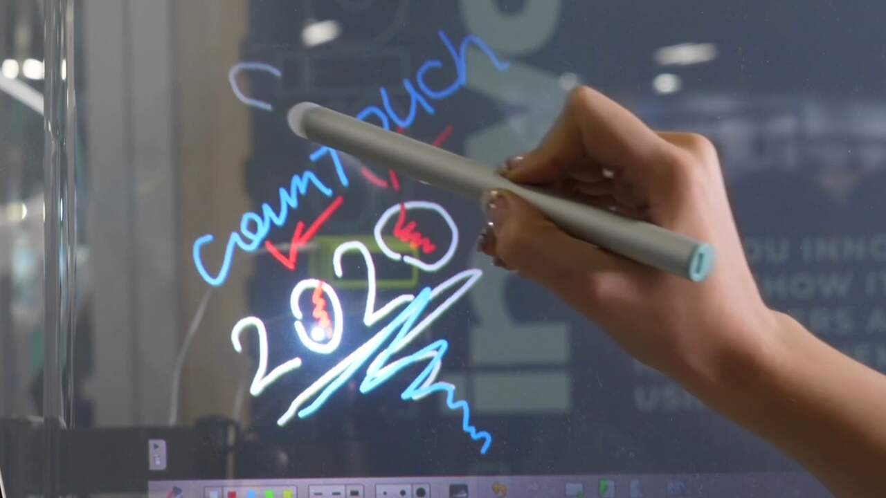 Projector maakt van ieder oppervlak een whiteboard