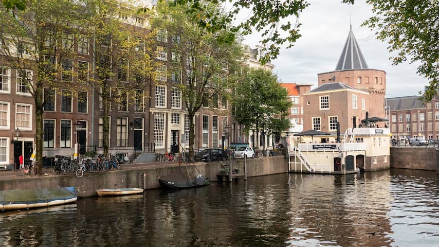 Meisje (16) overleden na val uit Amsterdams gebouw, twee tieners opgepakt