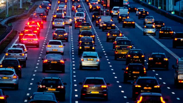 Zeer drukke avondspits door ongelukken en pechgevallen. Zeer drukke avondspits door ongelukken en pechgevallen.