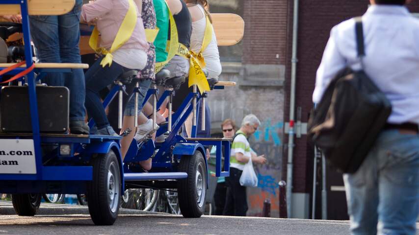 Bierfiets mag uit centrum van Amsterdam worden geweerd