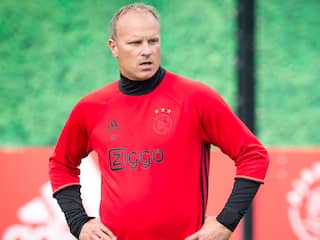 Bergkamp tekent bezwaar aan tegen ontslag bij Ajax