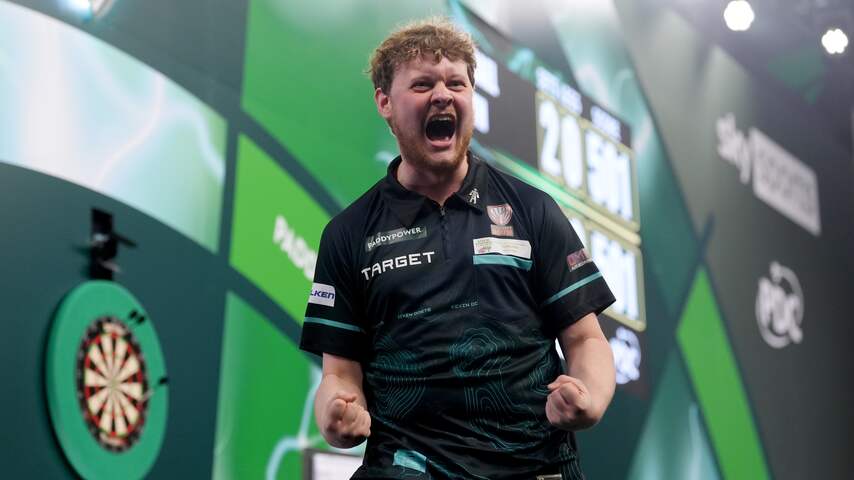 Sensatie op WK darts: Kevin Doets klopt oud-wereldkampioen Michael ...