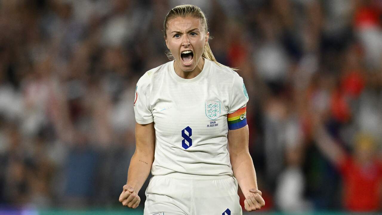 Captain Leah Williamson celebrates after defeating Spain in the quarter-finals.