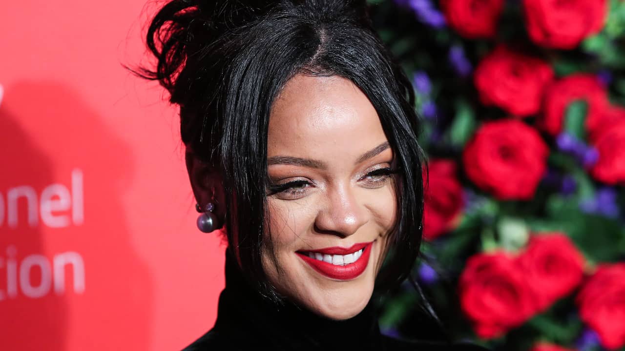 Rihanna Says Sorry For Sacred Islamic Text At Lingerie Fashion Show |  NOW