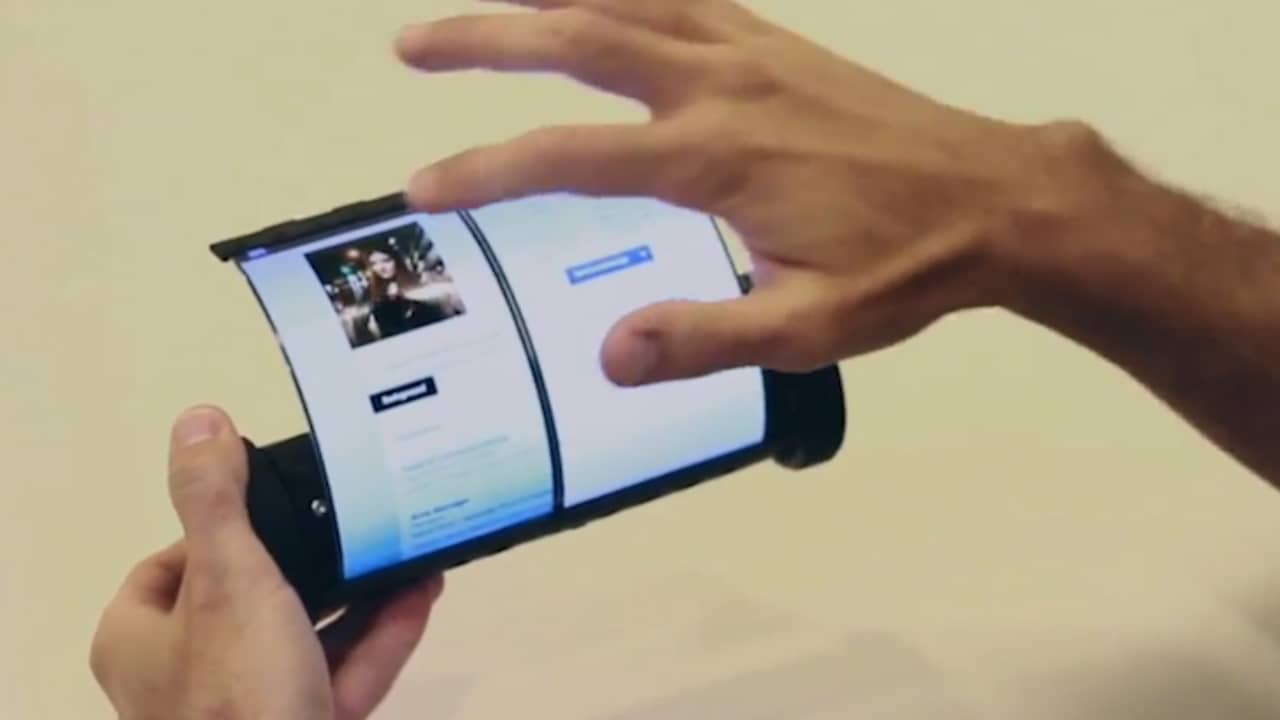 Beeld uit video: Nederlander ontwikkelt oprolbare tablet van 7,5 inch