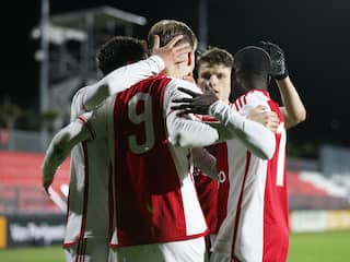 Jong Ajax en scorende Forbs geven SC Cambuur tik in strijd om promotie