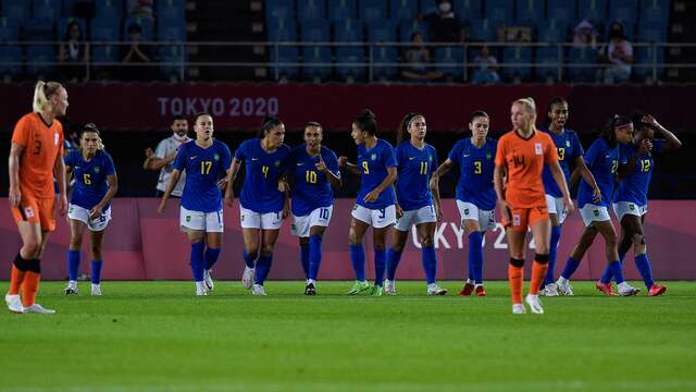 Vreugde bij Brazilië na de 2-2.