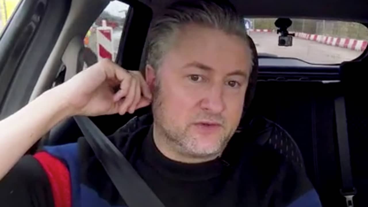 Beeld uit video: In de auto met Dennis Weening: 'RTL kon ontslag niet goed uitleggen'