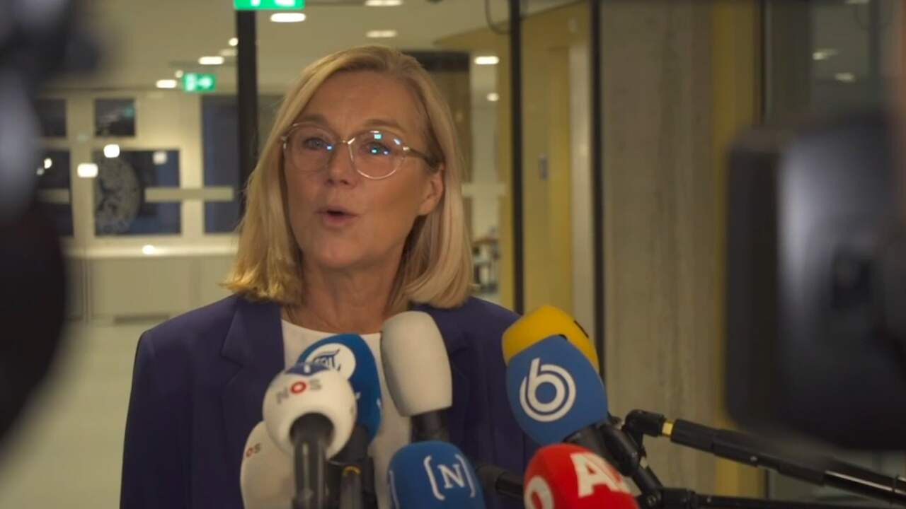 Beeld uit video: Kaag emotioneel na aftreden: 'Waardevol ambt dat ik zal missen'